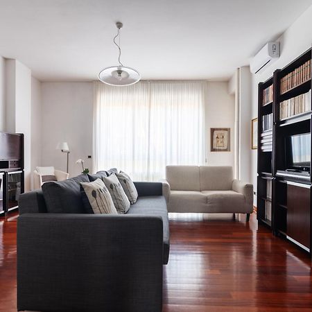 Il Bilocale Con Terrazzo Dei Marchesi Apartman Milánó Kültér fotó