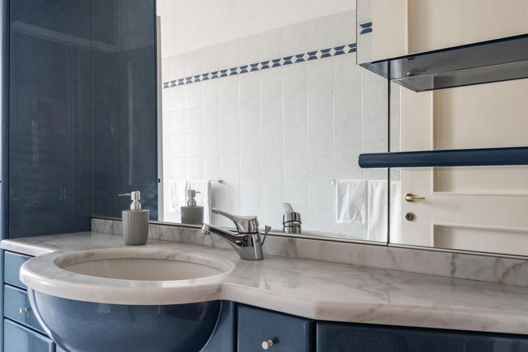Il Bilocale Con Terrazzo Dei Marchesi Apartman Milánó Kültér fotó